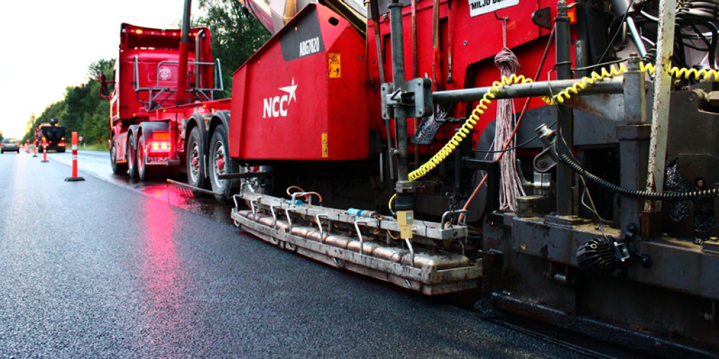 Heizstrahler für die Asphalt-Anschlussnaht